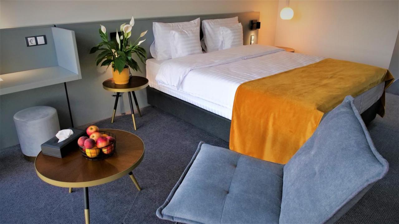 WERK Hotel&SPA Hunedoara Eksteriør billede