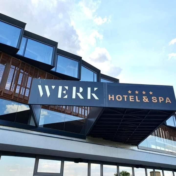 WERK Hotel&SPA Hunedoara Eksteriør billede